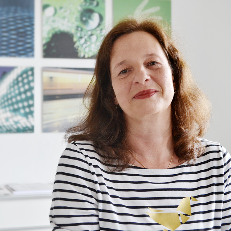 Katrin Schneider Administration +49 (711) 23886-27 katrin.schneider@pressecompany.de