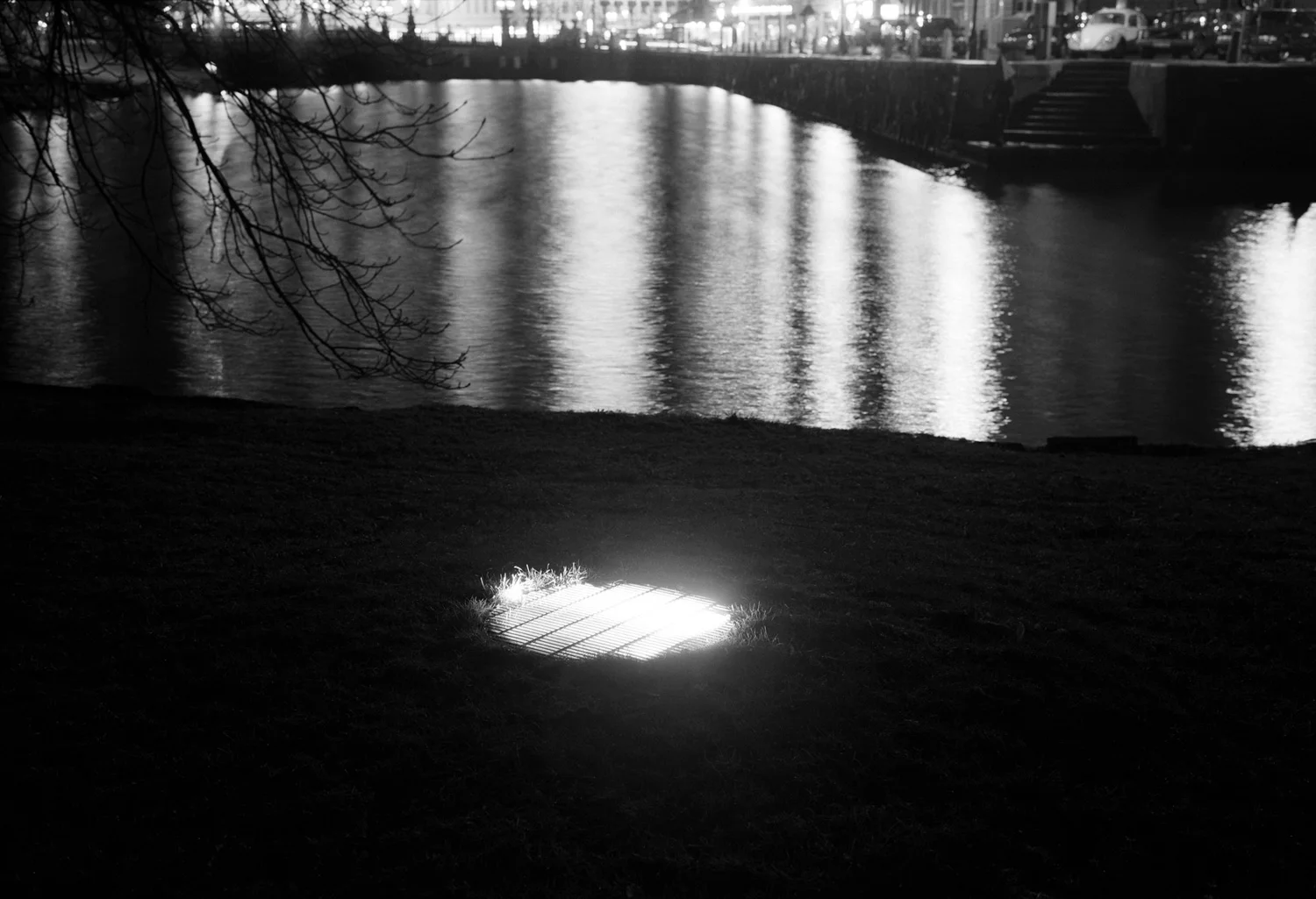 Lights in the night A project about the electric light. About it´s necessity and obvious function but also it´s concealed beauty.