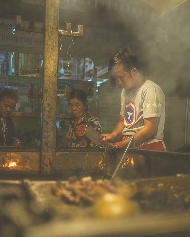 CAMBODIA 🇰🇭 Street food.
.
.
.
#cambodia #phnompenh #travels #travelphotography #urban #urbanphotography #urbanromantix #life_is_street #lensculture #theimaged #moodygrams  #streetphotography  #thestreetphotographyhub #colour #streethunters #fujifi
