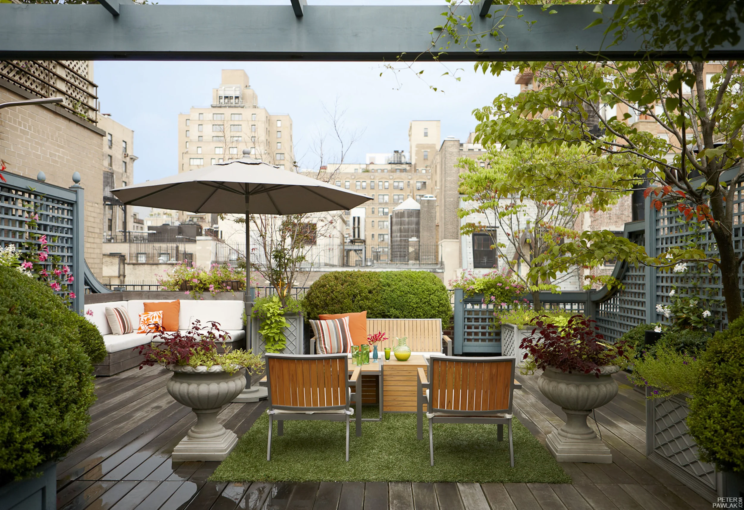   Rooftop Garden     Maureen Hackett landscape designer     Rick Shaver lighting designer     Bruce Buck photographer   