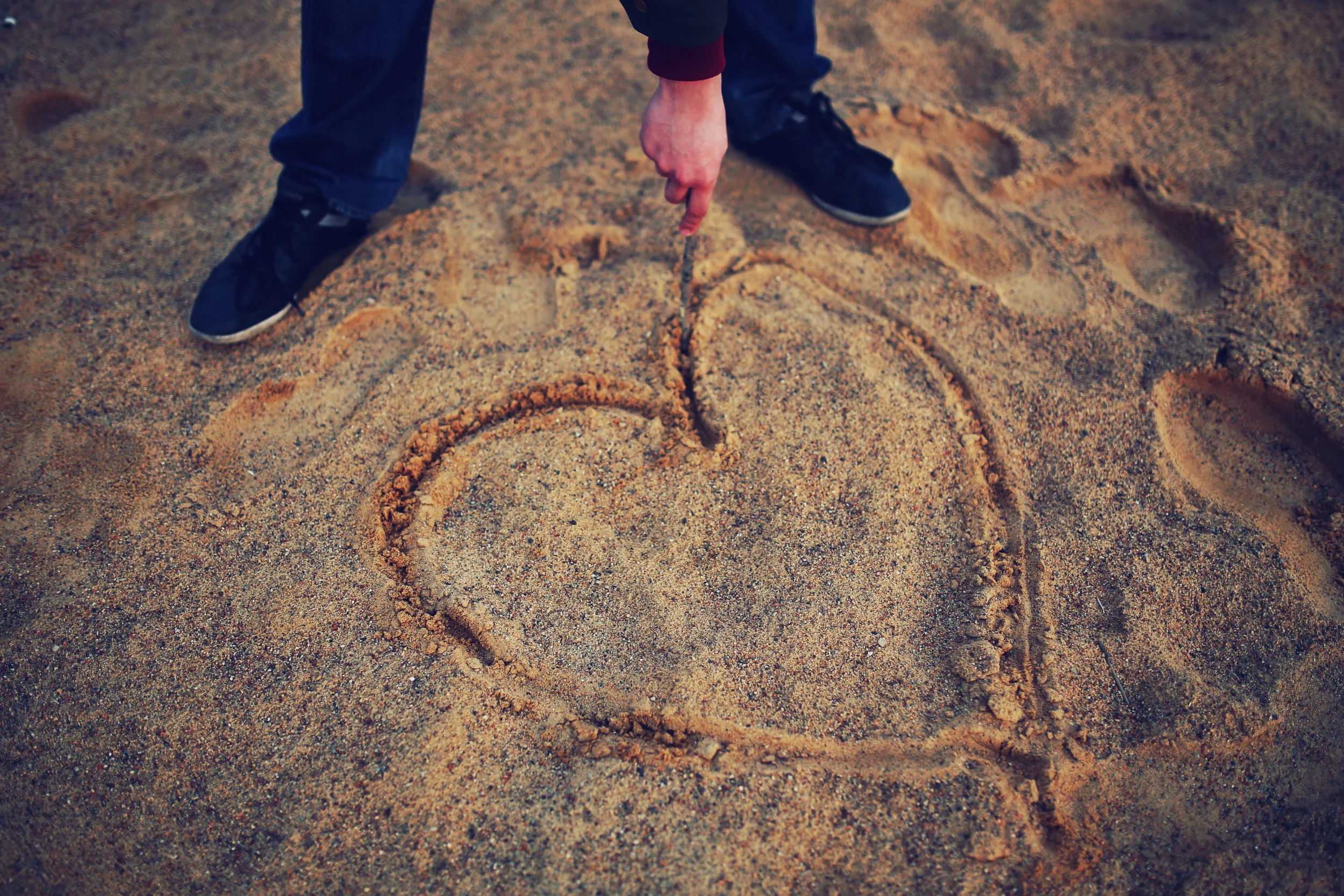 An Affair of the Heart: 7 Things Women Should Know About Online Relationships and Infidelity (Guest Post by Lacy Alajna and Jon Allen Bentley)