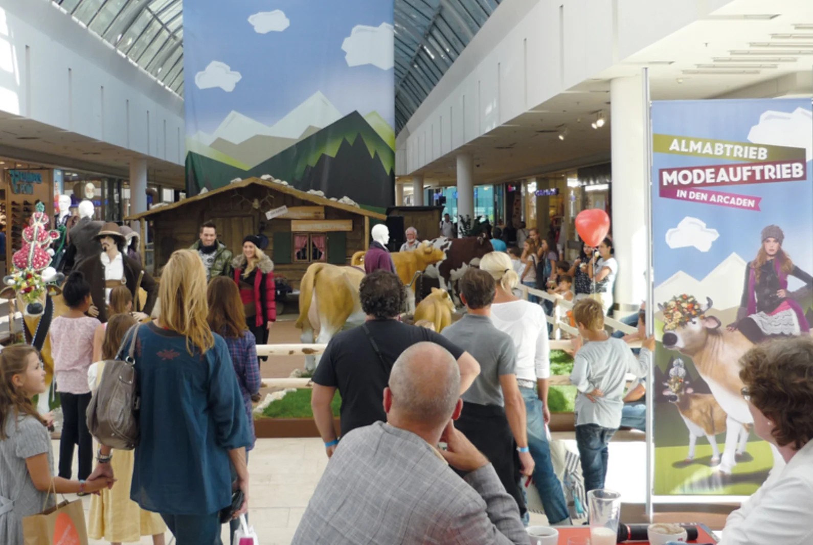 weckert_mfi_arcaden_almabtrieb1.jpg