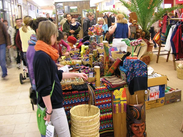 weckert_RIA_Maya_Ausstellung4_600px.jpg
