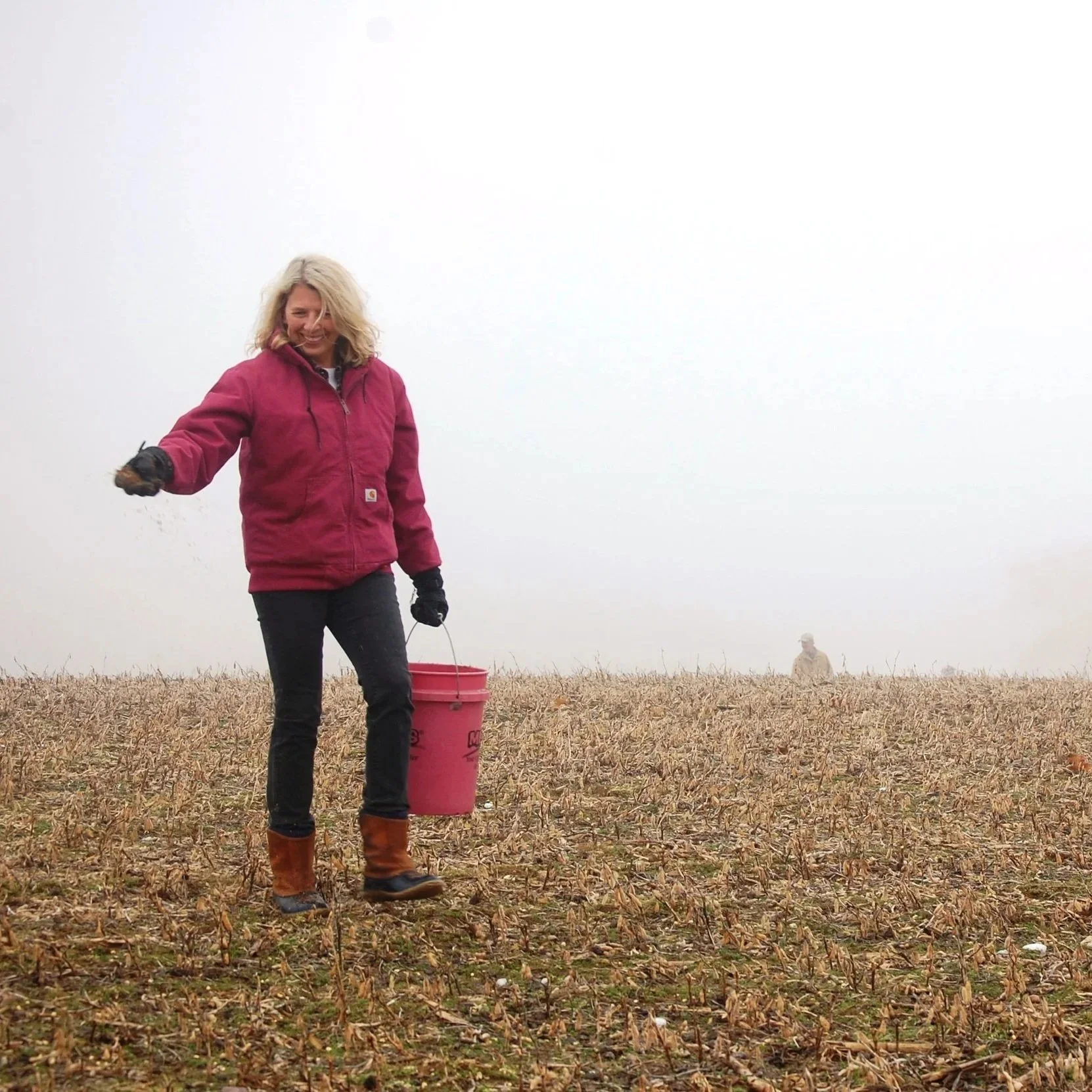 A volunteer plants prairie (Matt Reetz).