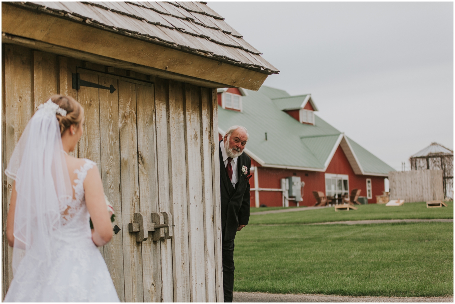 bride and her father