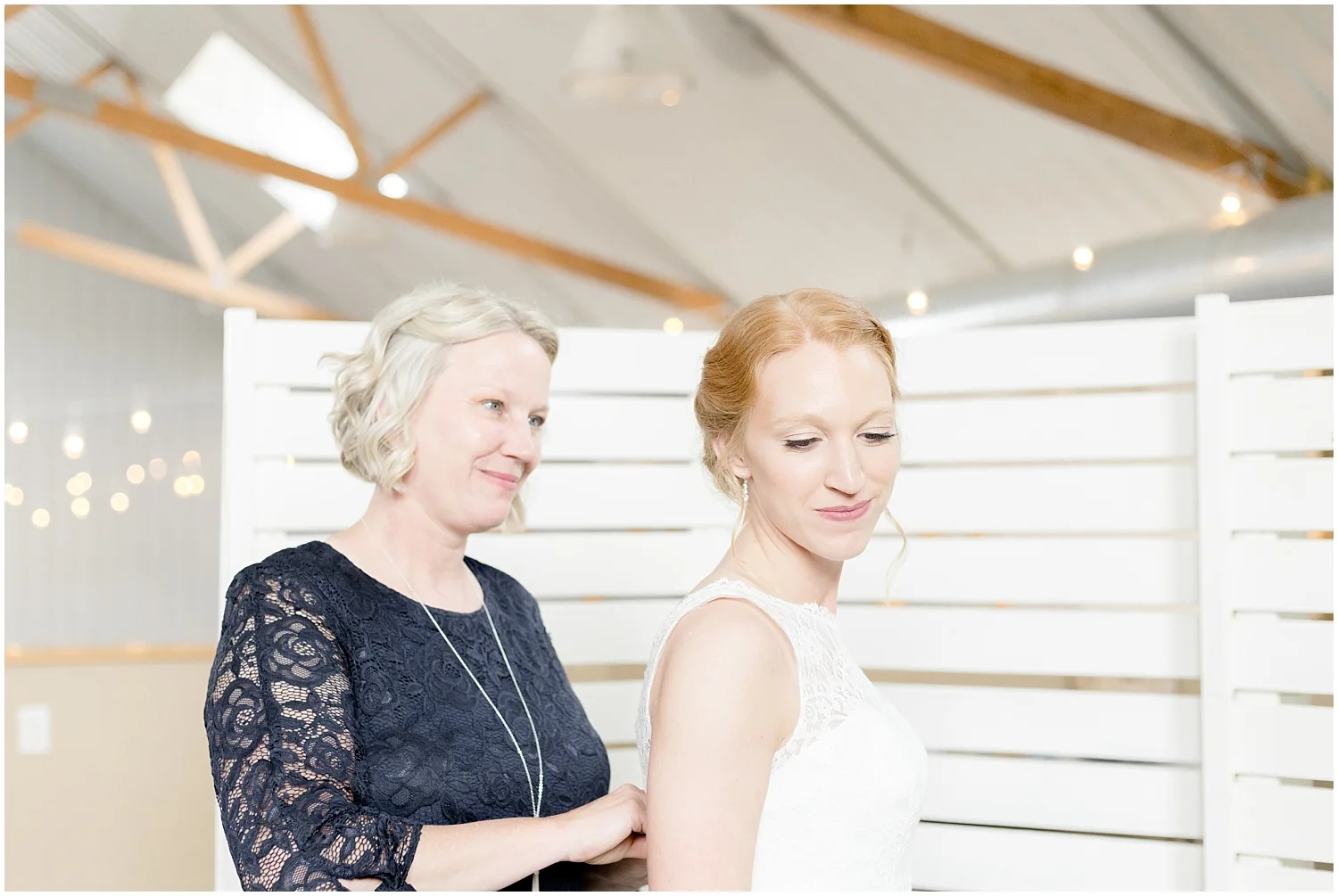 Chaska Wedding Venue MN. Bride getting ready for her Minnesota Wedding