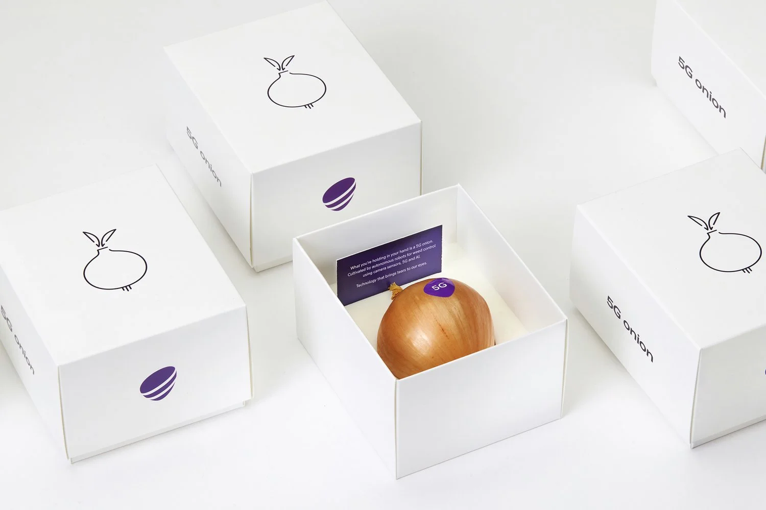  We launched The 5G Onion as the tech innovation it truly is – using the same visual expression and tonality as other tech products. We also made it available in every Telia store in the country, for anyone to bring home and try. 