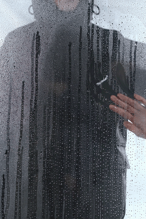 TEASE_W_2x3_1_media_SM copy.gif