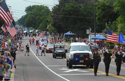 Come and see Sparkles the Water Spaniel marching in the parade, spreading clean water tips far and wide on the 4th of July! The parade route begins at Shoreland Lutheran High School, 9026 12th St, Somers, WI 53171. It proceeds east on Highway E (12th Street) and ends at Somers Elementary School, 1245 72nd Ave, Kenosha, WI 53144 (Highway EA). Following the parade, join community members, Sparkles the Water Spaniel and Respect Our Waters staff at the Town Hall for an ice cream social.