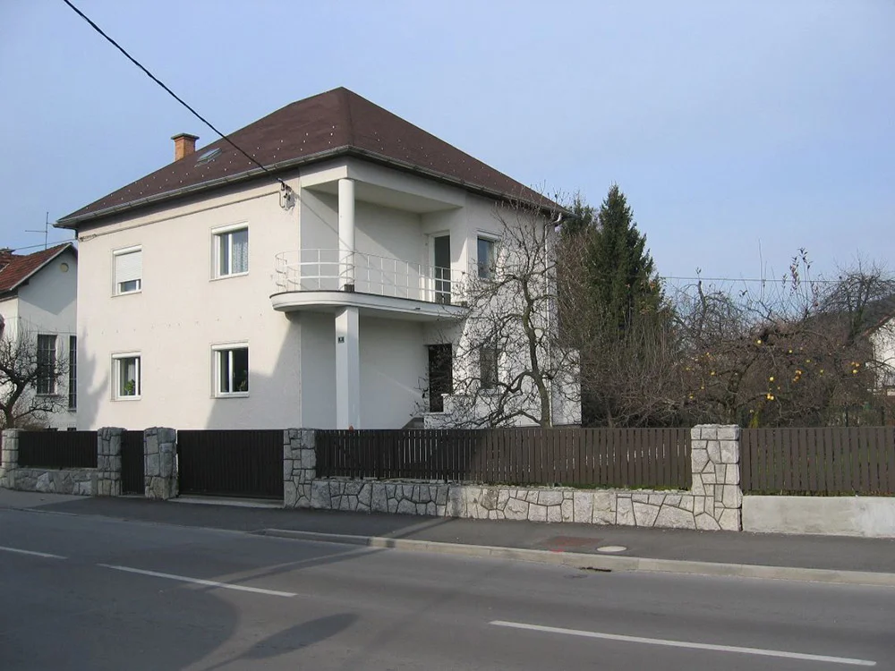 KGA_HisaBabsek_OBSTOJECE_01.jpg