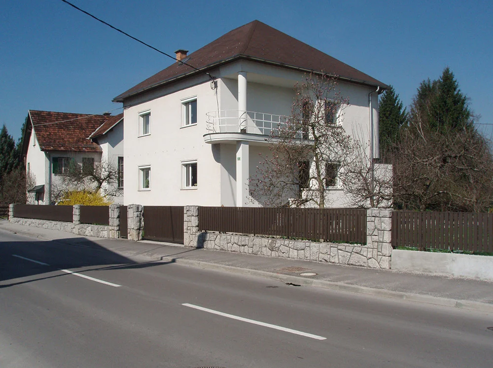 KGA_HisaBabsek_OBSTOJECE_04.jpg