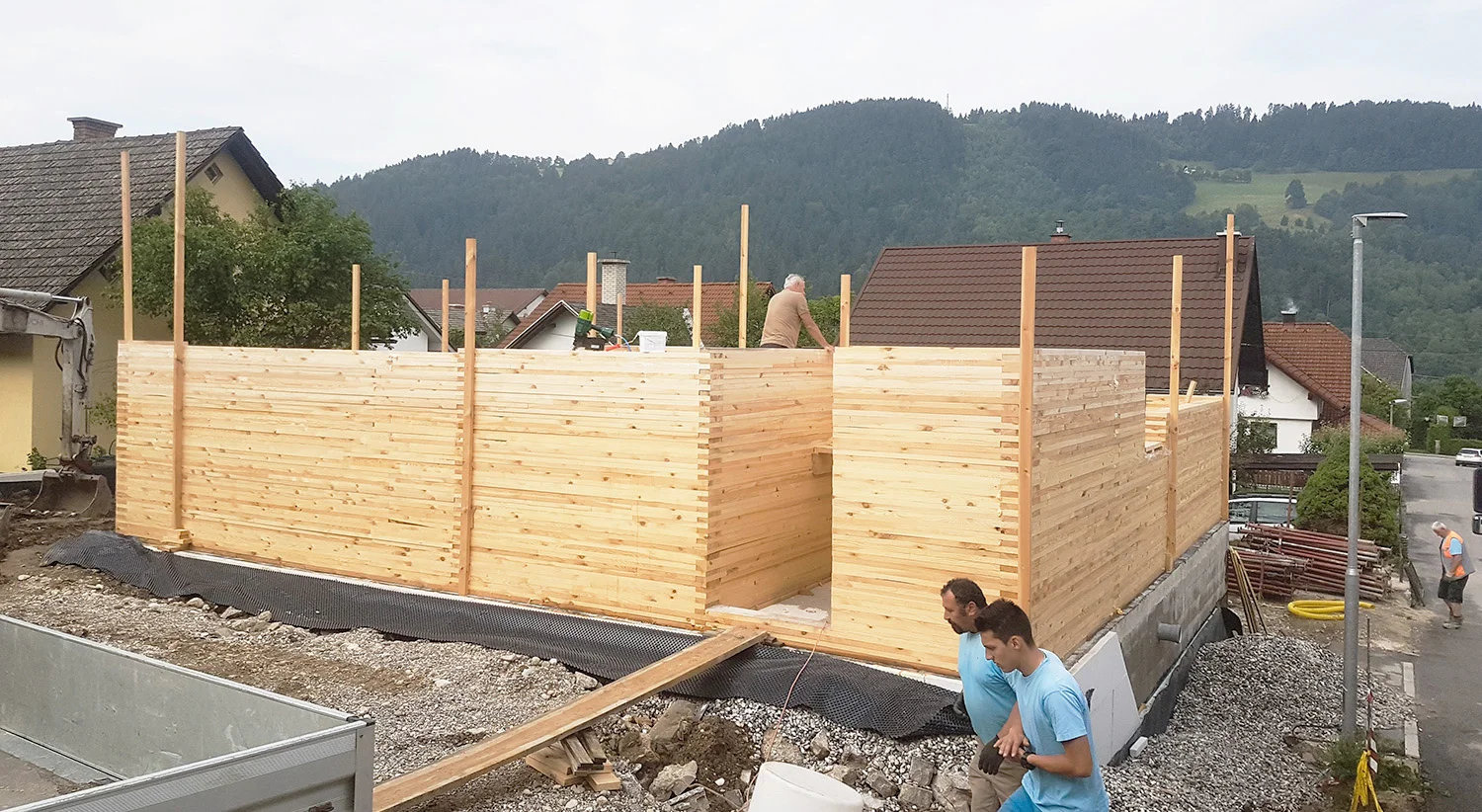 Innovative method of wooden construction - horizontally laminated wood, made on site