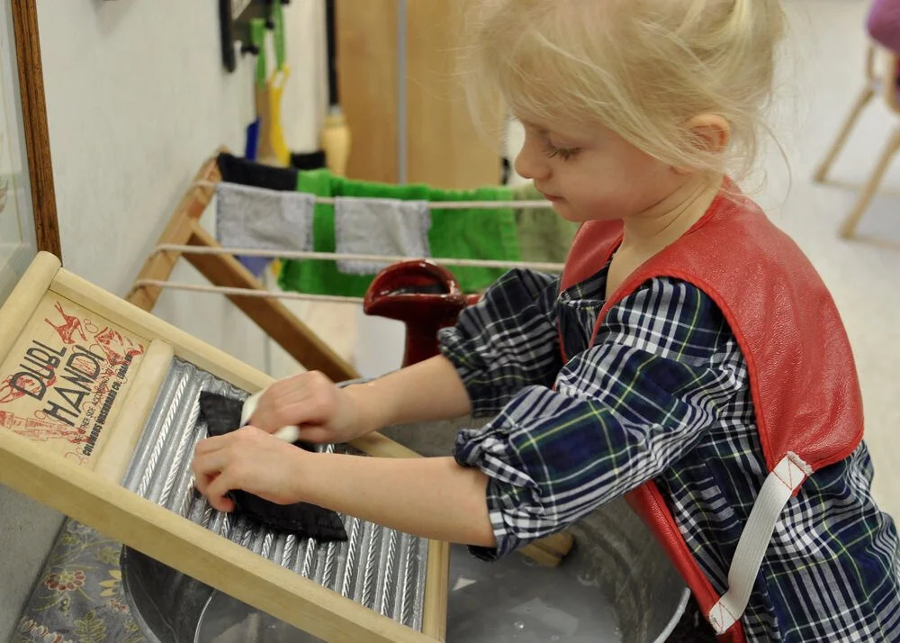 Practical Life: Washing Cloths