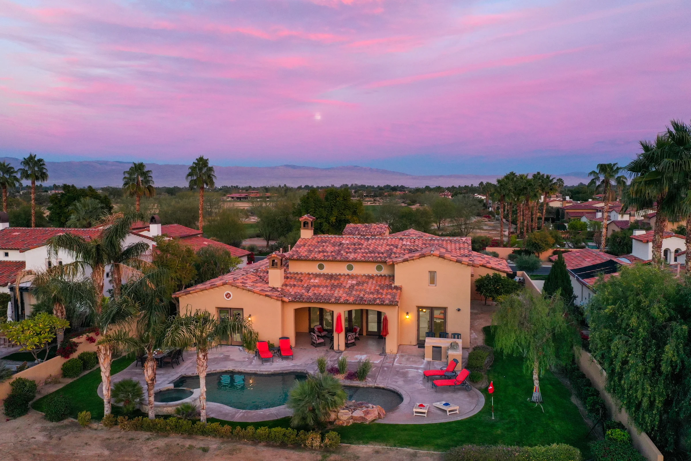 DW_exterior_2019_11.jpg