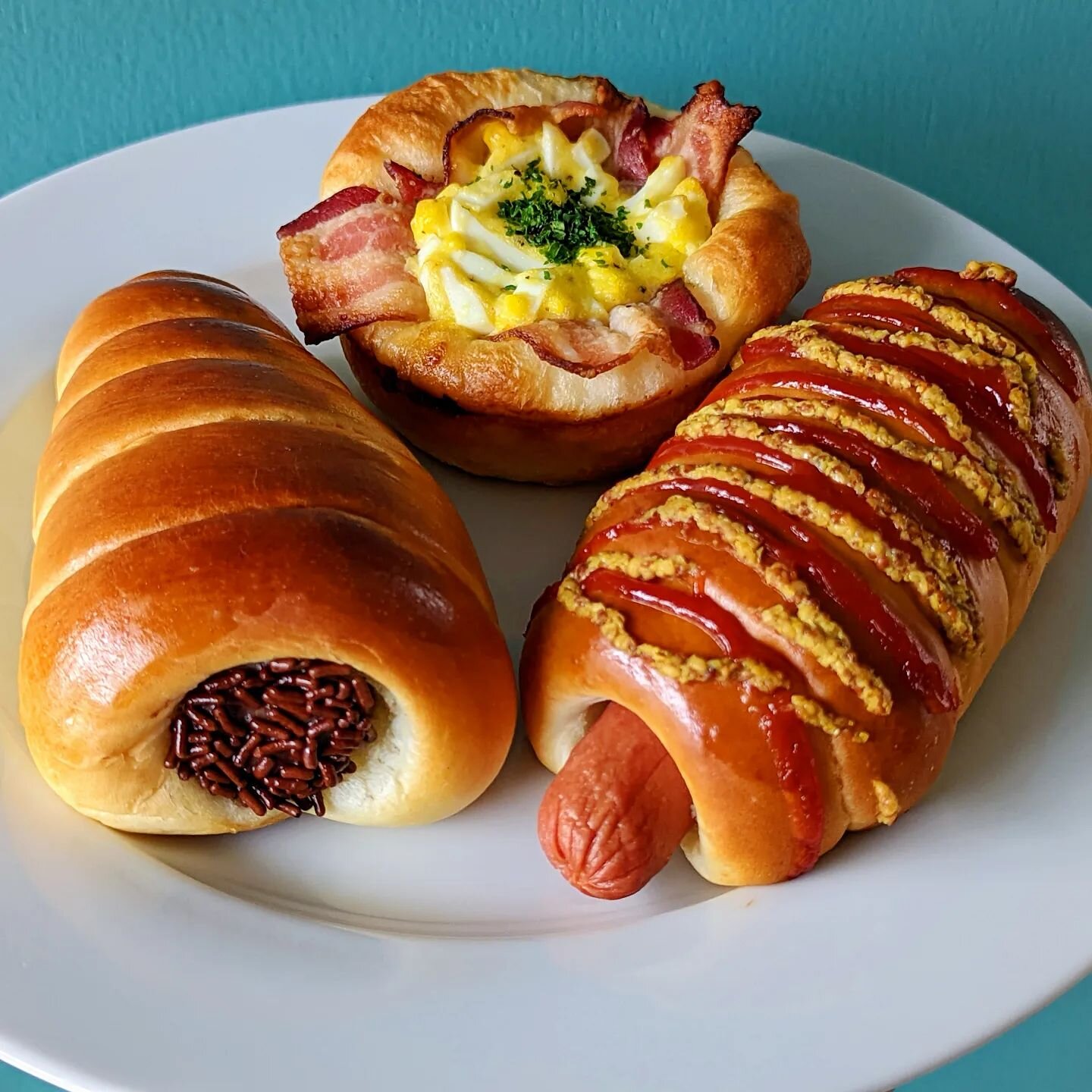 Suggestive breakfast. // #bun #wiener #bacon #breakfast