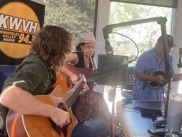 Fun time on air in Wimberley KWVH with Coach this morning! Talked tunes and Saturday’s show at @ghostnotebrewing —
with Chico (#dadzeppelin) joining in on stories and mandolin 💛
Full Family Band this Saturday 4–6 — it’