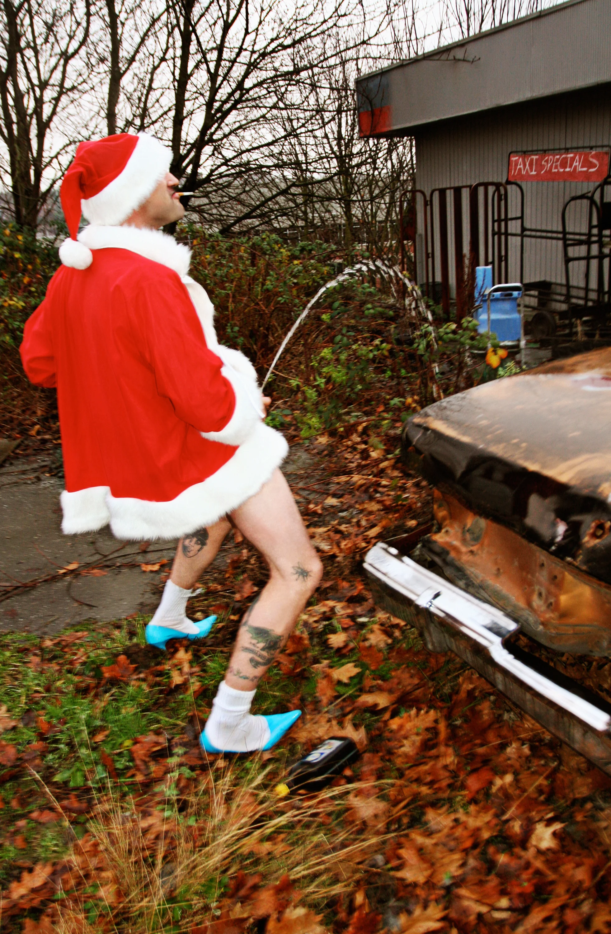 Outtake from "Bad Santa" Stranger cover shoot >>> Dec. 20, 2007
