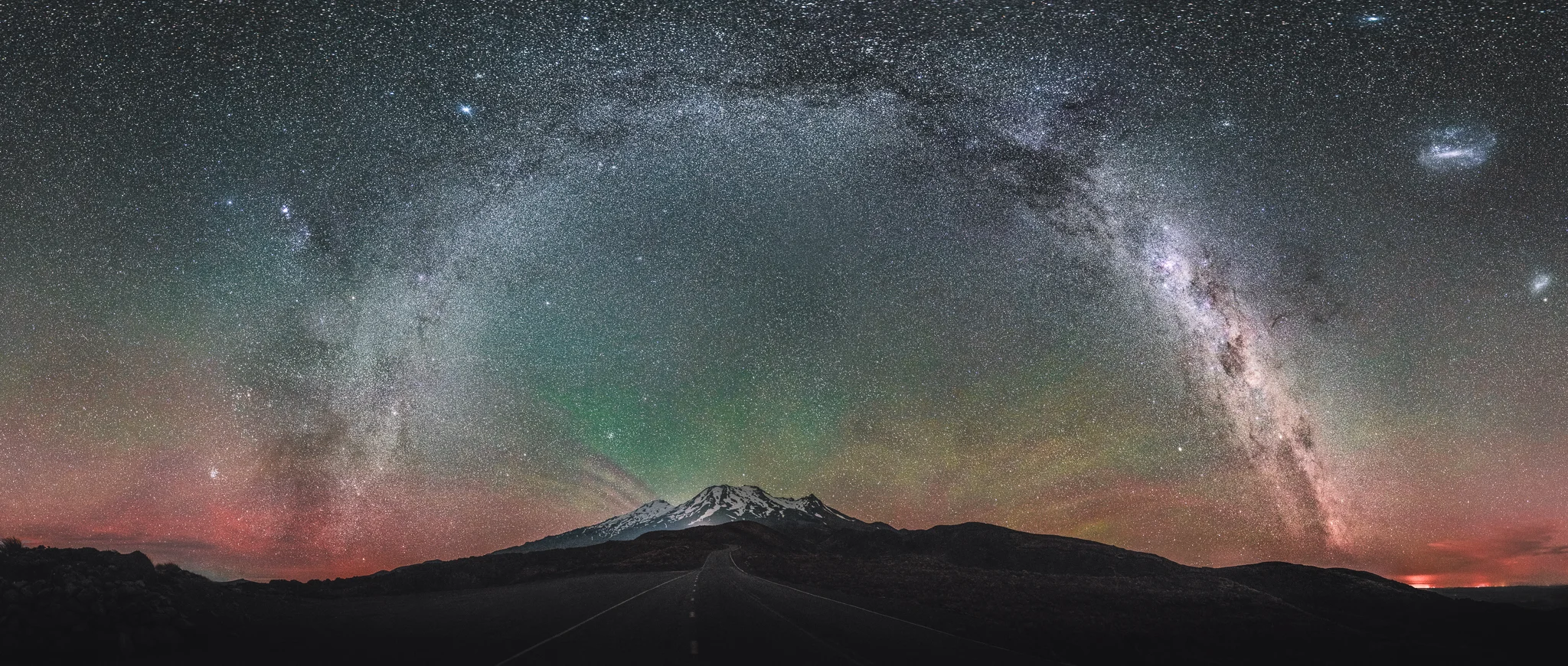 new-zealand-landscape-ruapehu-milky-way-stars1.jpg