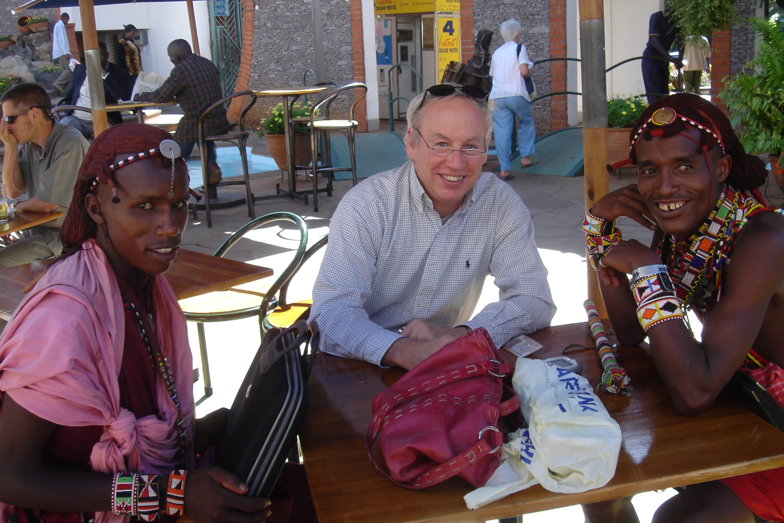 Steve negotiating with Maasai.JPG