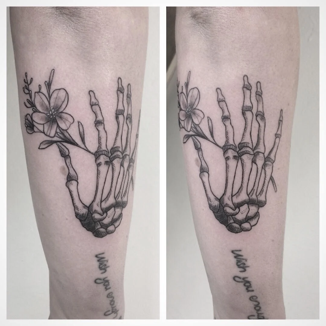 Skull Hand