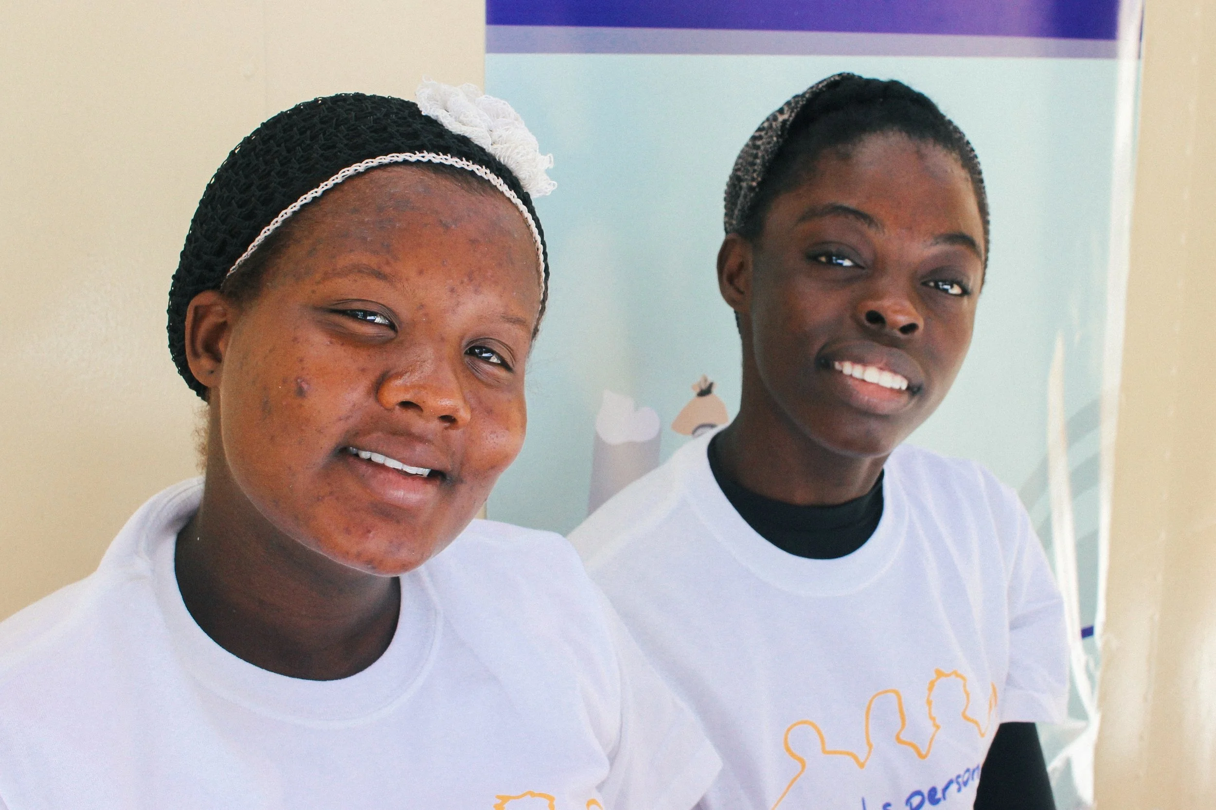 Dianna and Givena, two youth who volunteer with Youth for Peace at the Border (JLPF). MCC Photo/Ted Oswald