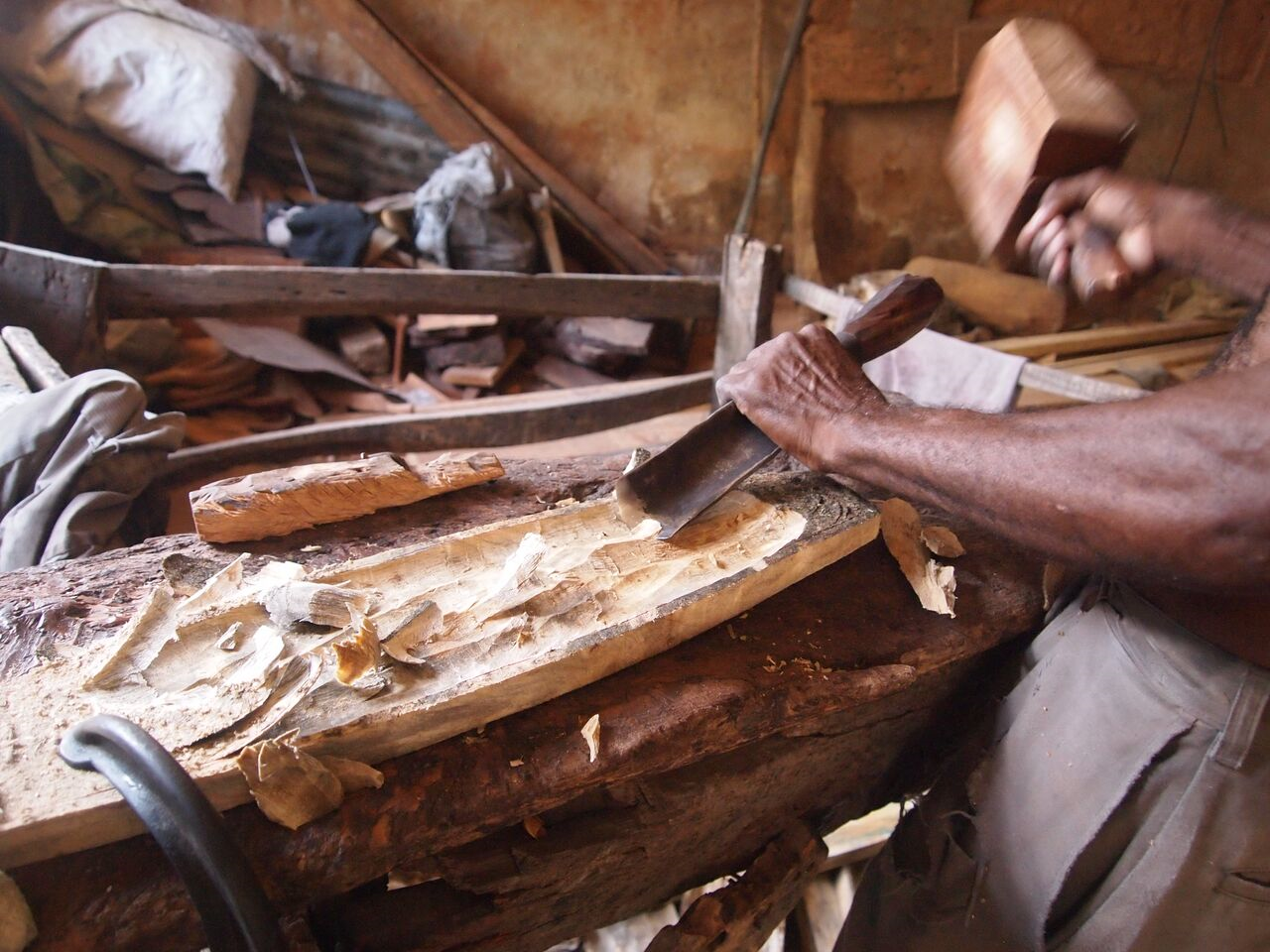 carving bread tray.png
