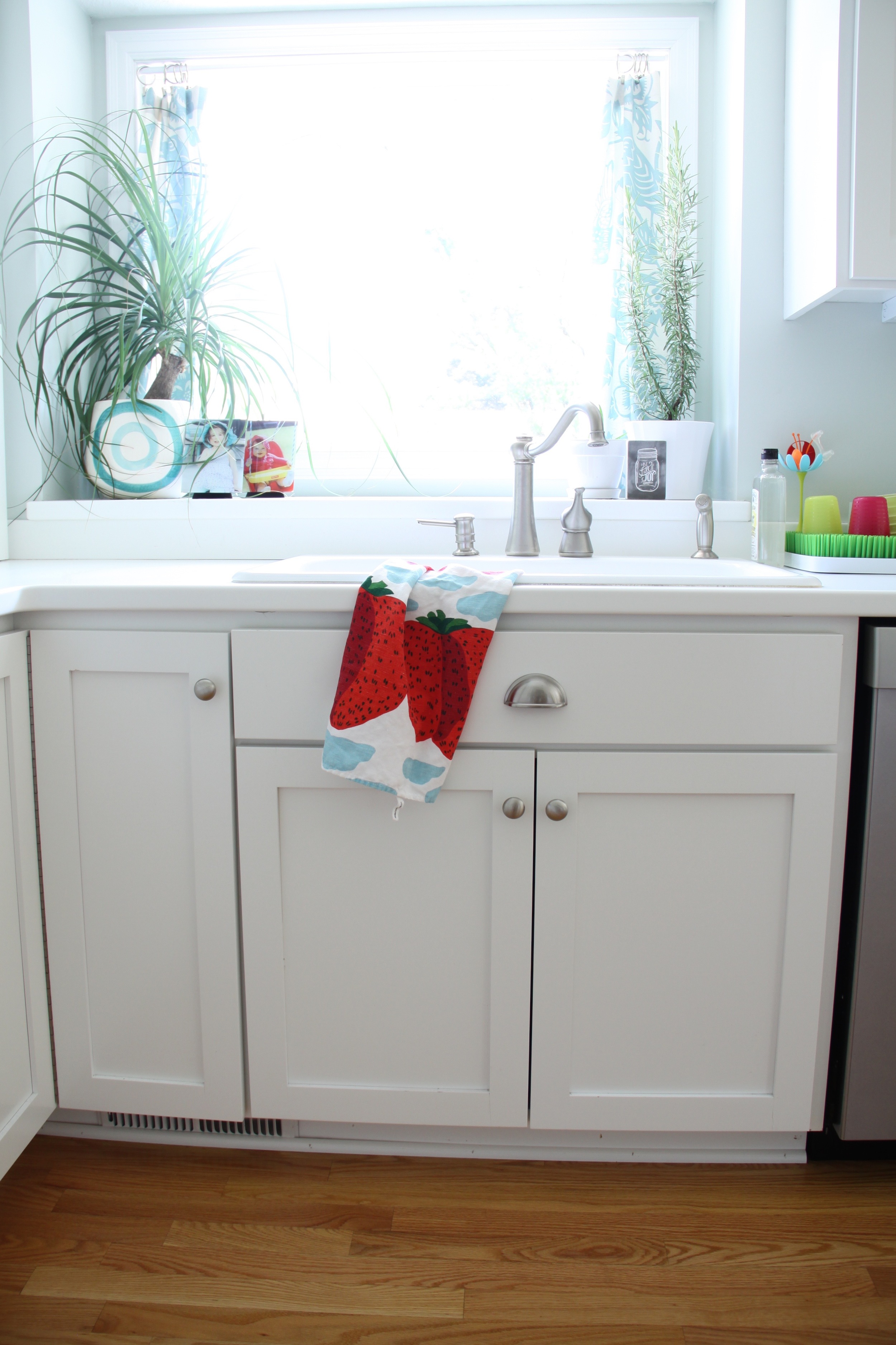 White Kitchen Sink