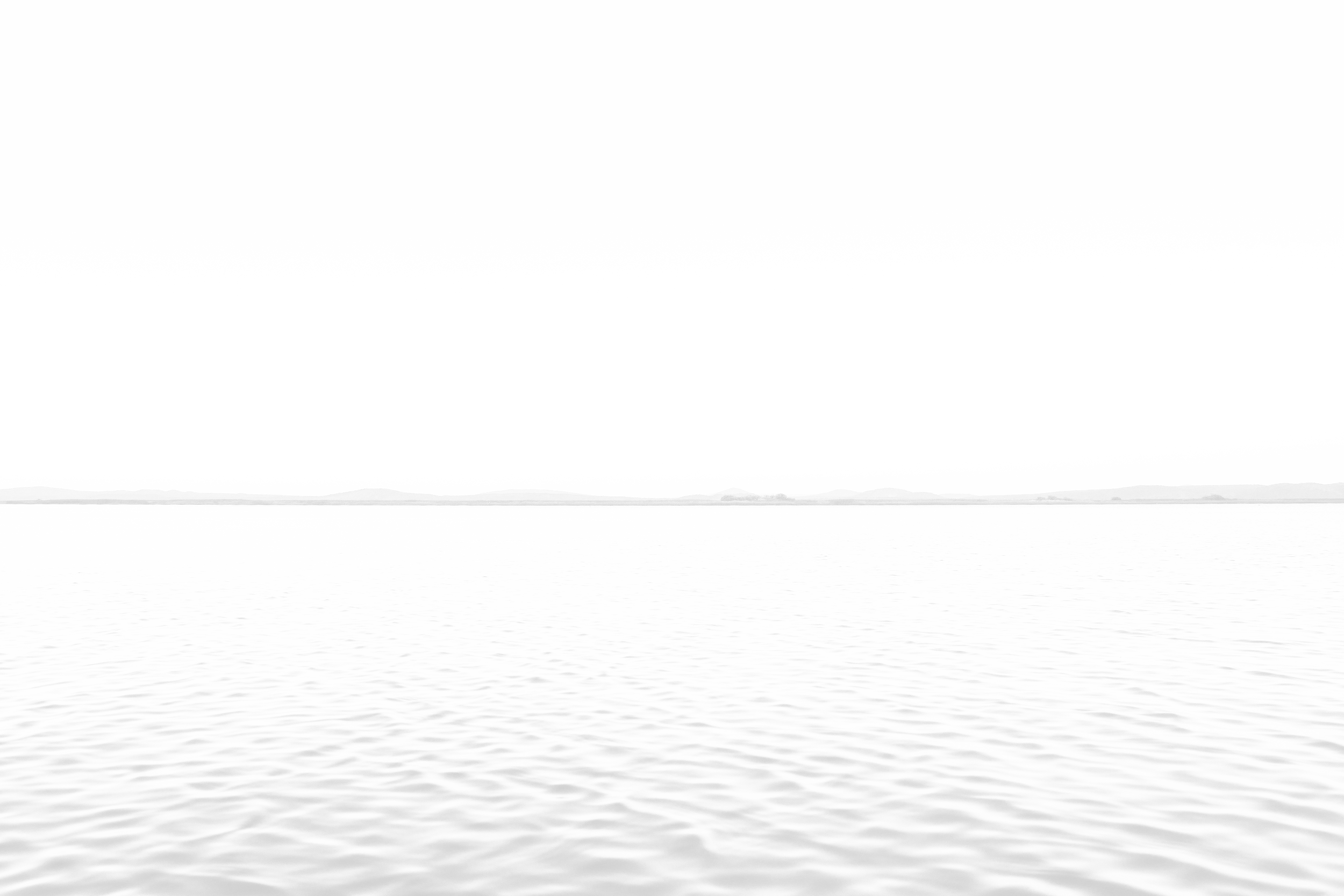 white-ocean-horizon.png