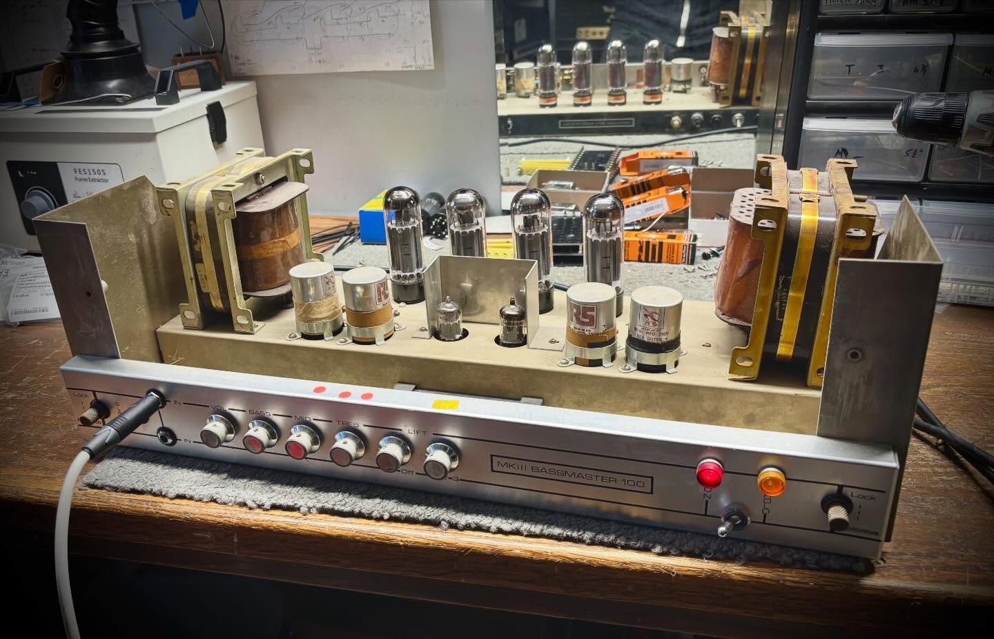 Don&rsquo;t see these too often. Anyone know the amp?