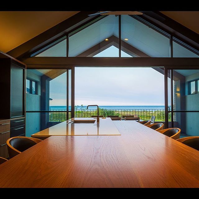English Oak Island Benchtop | Ocean View
#dunsborough #dunsboroughwoodworks #australia #furniture #kitchen #kitcheninspo #design #home #interiordesign #homedecor #bespoke #custom #cabinetry #interior #westernaustralia #perth #siestapark #islandbench