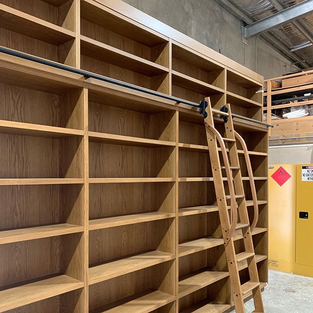 Stained American Oak Library Wall | Quiet Glide Ladder
#dunsborough #dunsboroughwoodworks #australia #furniture #library #books #bookstorage #storage #design #home #interiordesign #homedecor #bespoke #custom #cabinetry #interior #westernaustralia #perth #americanoak #quietglide #southwest #yallingup