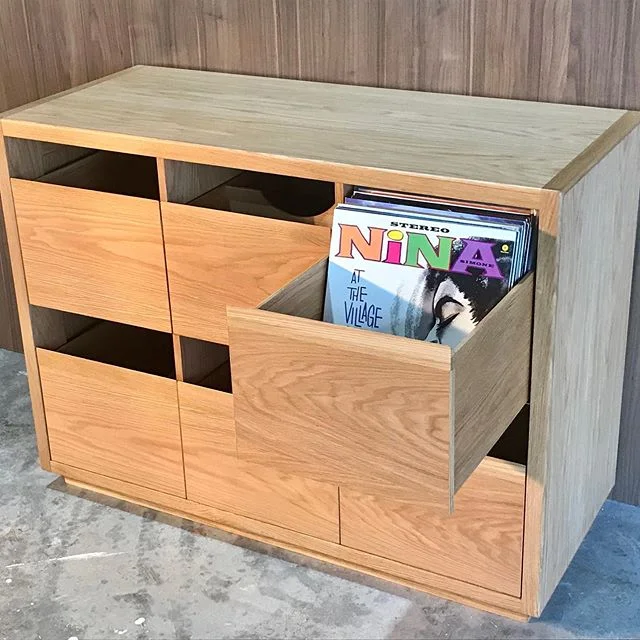 American Oak Vinyl Storage
#dunsborough #dunsboroughwoodworks #australia #furniture #vinyl #storage #record #vinylstorage #cabinetry #sideboard #buffet #design #home #interiordesign #homedecor #bespoke #custom #cabinetry #interior #westernaustralia #perth #americanoak #busselton #southwest #yallingup
