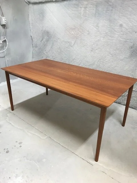 Sheaok Table