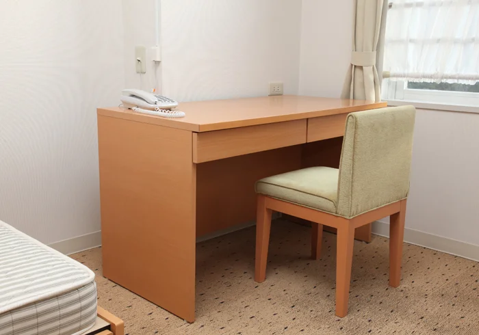 tulip_desk.jpg