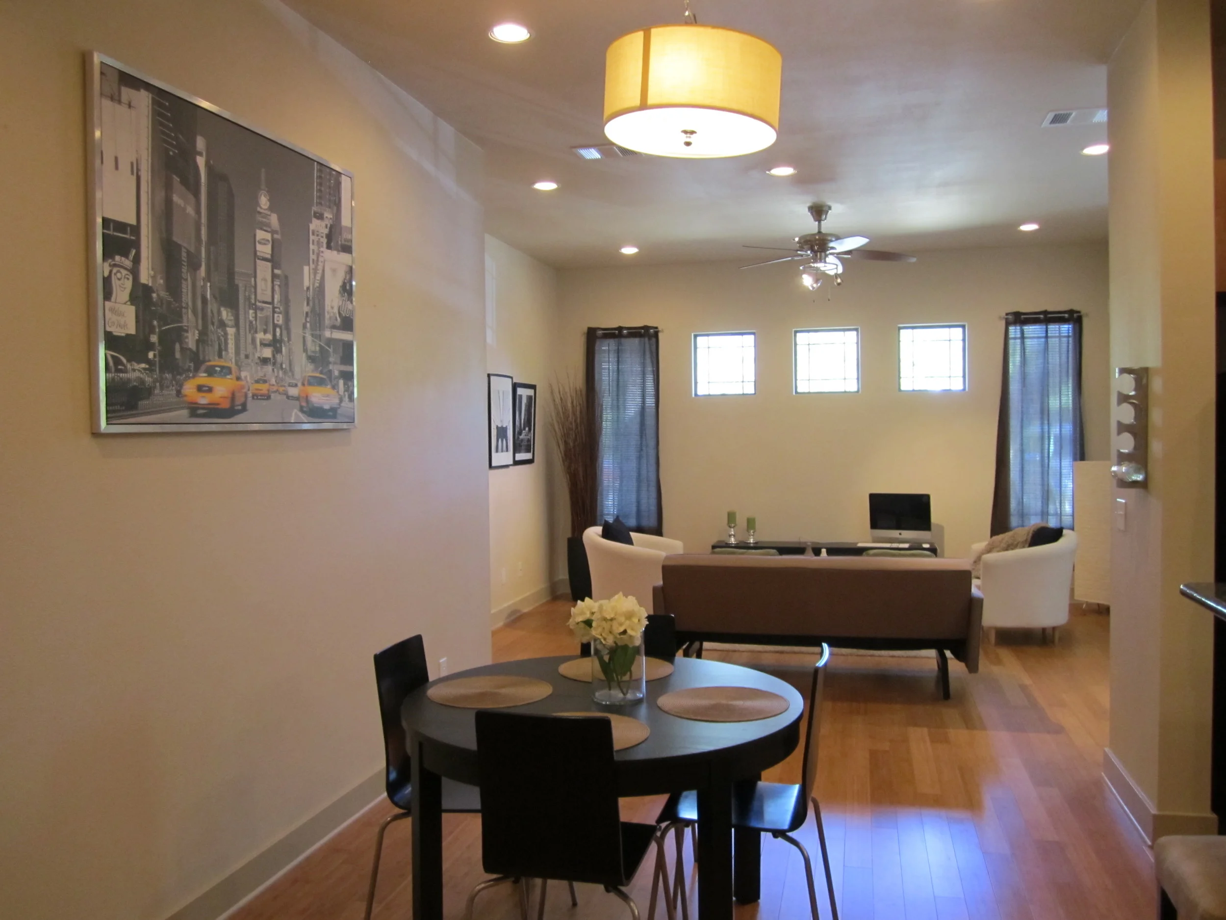   THE DEN Design offers Interior Design, Home Staging and Custom Decor for home owners, realtors, builders and businesses. Whether you need to stage or decorate one room or a whole house, we offer extensive services such as staging consultations, fur