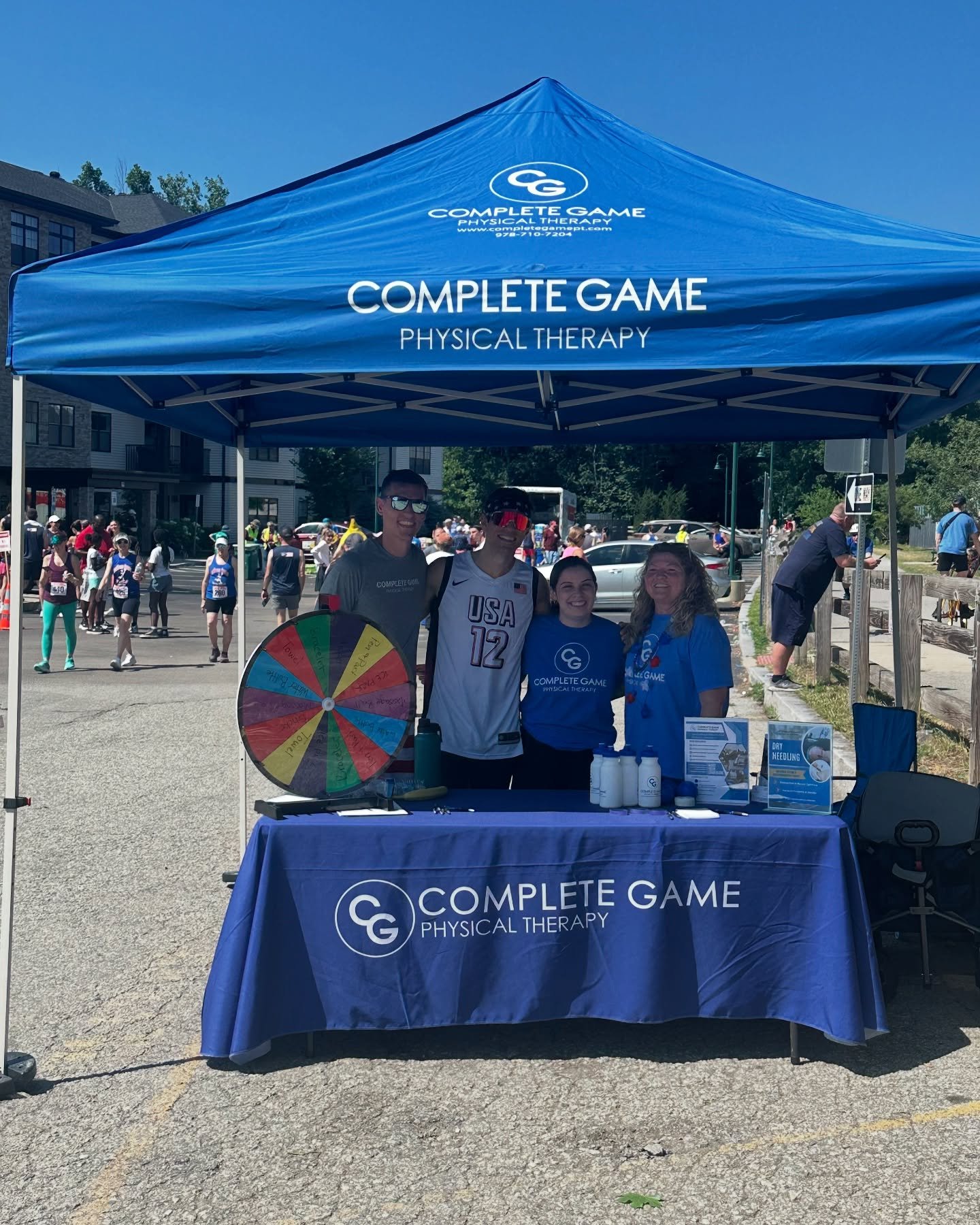 🎬Scenes from the John Carson Road Race on July 4th! 🎆🏃‍♂️🏃‍♀️🏃
We were honored, once again, to sponsor this great event run by @sullivanfarms 🍦 in memory of John Carson.
🎉🎉🎉Thank you to all of our visitors and past/current patient