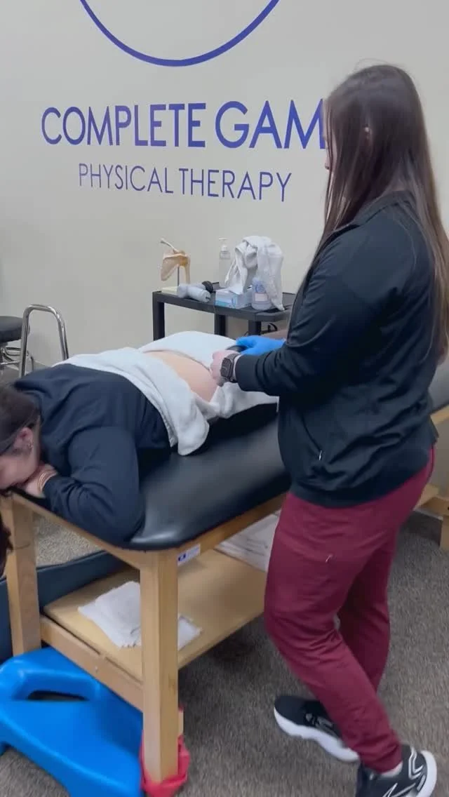 Cupping therapy isn’t just for athletes! It can help ANYONE dealing with muscle tightness, tension, and pain.
Using gentle suction, cupping lifts the skin and underlying tissue, which:
✨ Increases blood flow and oxygen to the area
✨ Reduces t