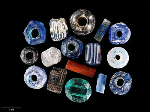 Glass Beads, Accotink Site, Fairfax County Park Authority, Fairfax County, VA. Photograph by James Di Loreto, Smithsonian Institution.