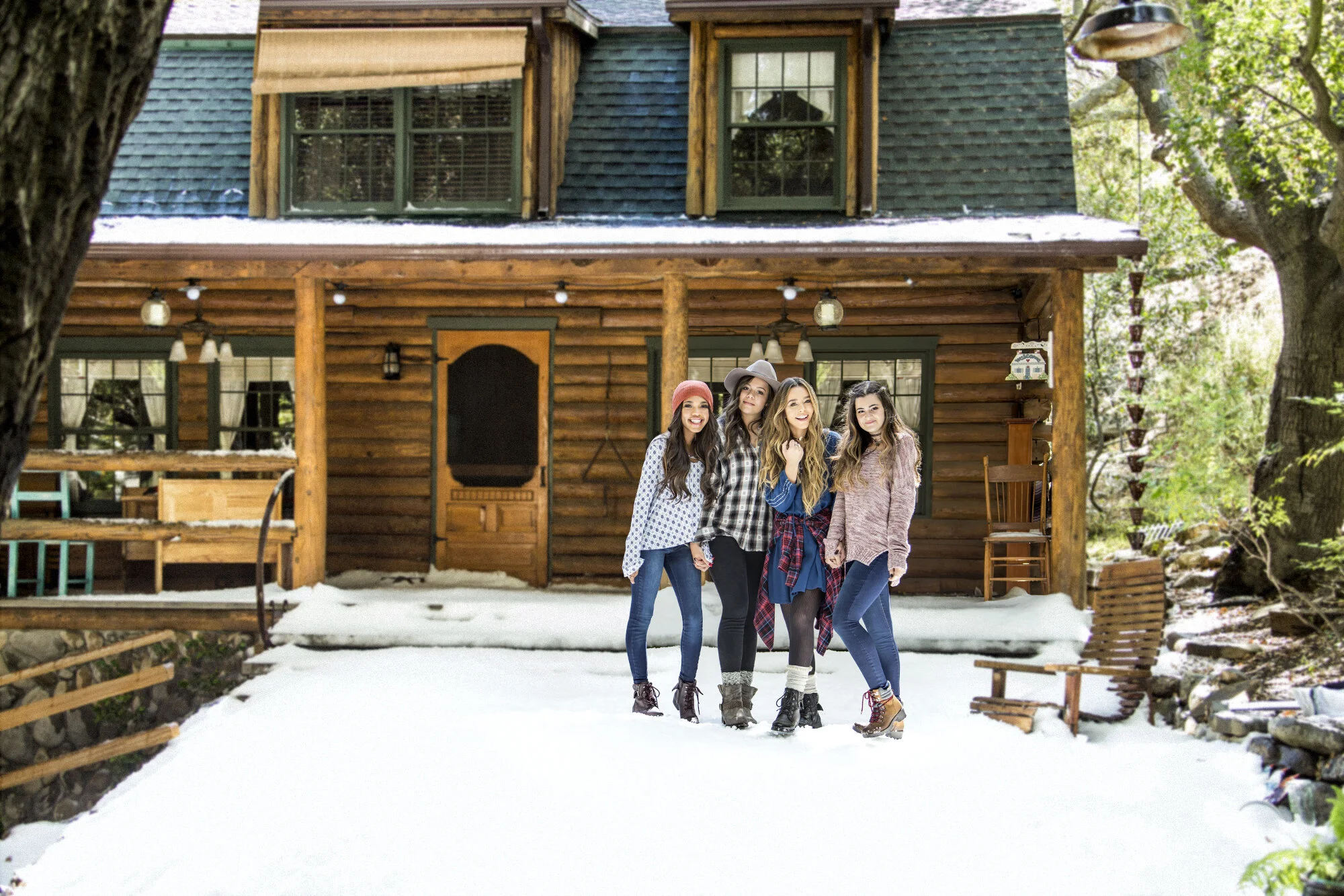 MUDD_Holiday_Shot5_9384_v1_lo.jpg