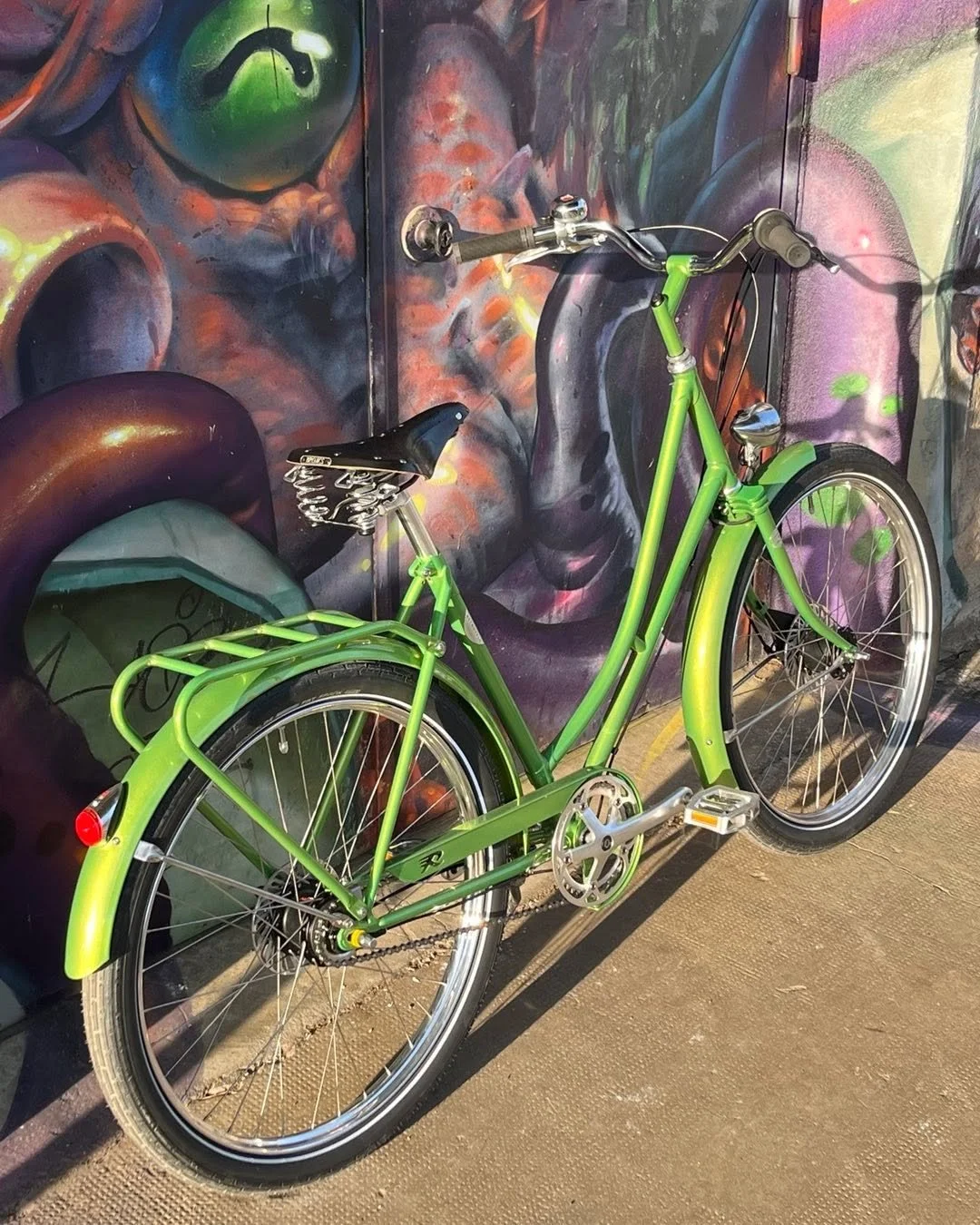 #lady_commuter #daily_commuter #commuterbikes #commuterbike #rideballoon #cobblestoneriding #kopfsteinpflasterrenner #schotterpendler #kiespendler #retroride #caferacer #neverstopriding #nonboutique_components
#26inch #schotterpendler #kiespendler #c