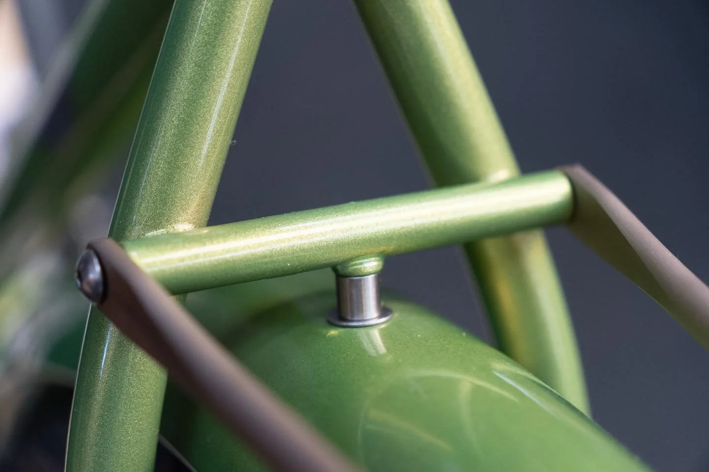 #patitzseatstaybridge #newspecialdetail #cyclingworld2025 #schotterpendler #gavelcommuter #mudranndoneur #ueberlandreiserad #adventurebike #matschrad #ballonrenner #rackfenderbridge #finefenderline #gepaecktraegerschutzblechbruecke
#retrovelo
#thefir