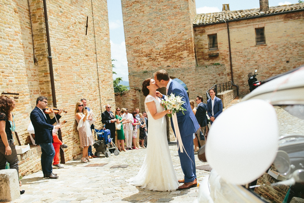 bride-groom-kiss.jpg