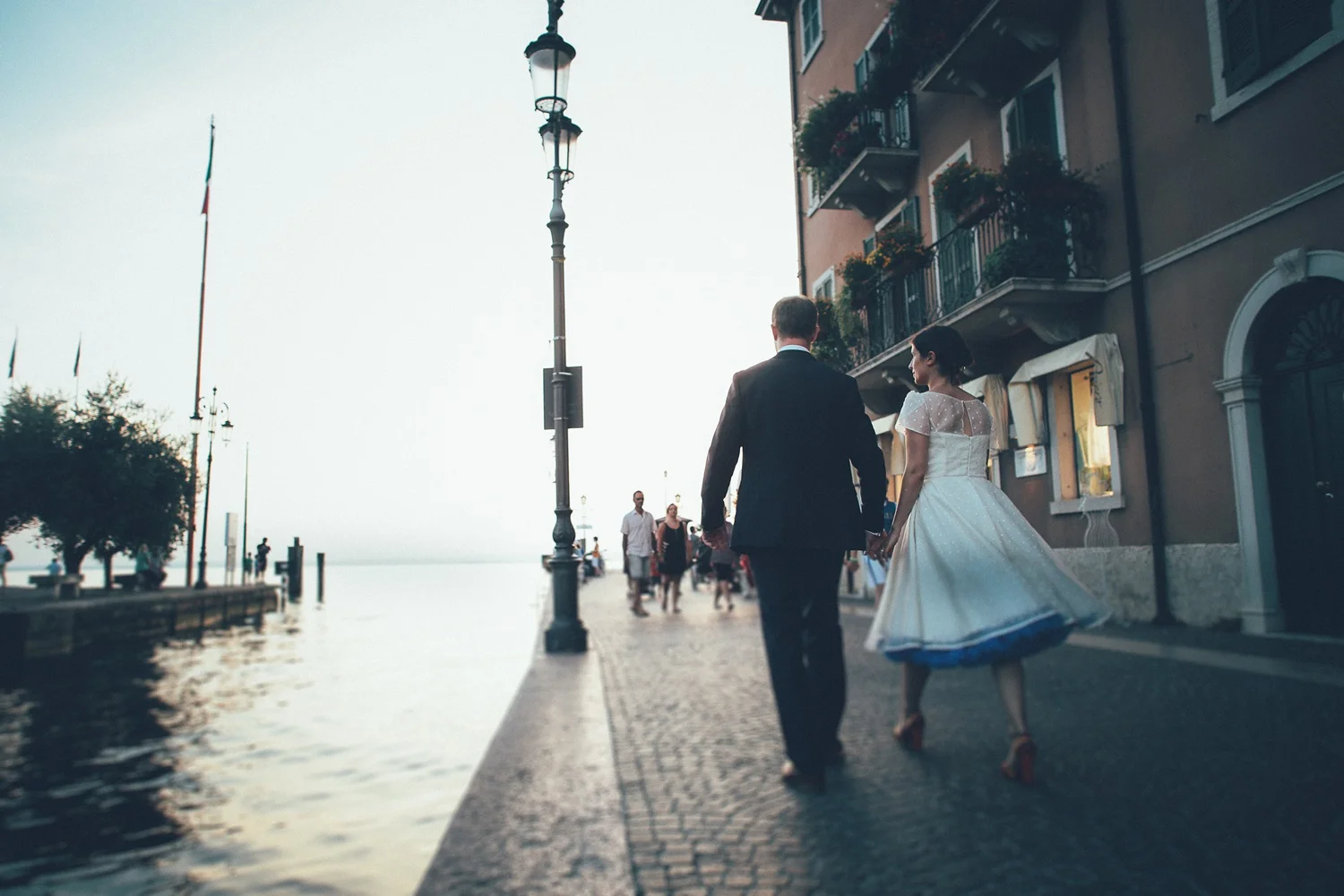 bride-groom-boardwalk-lazise.jpg