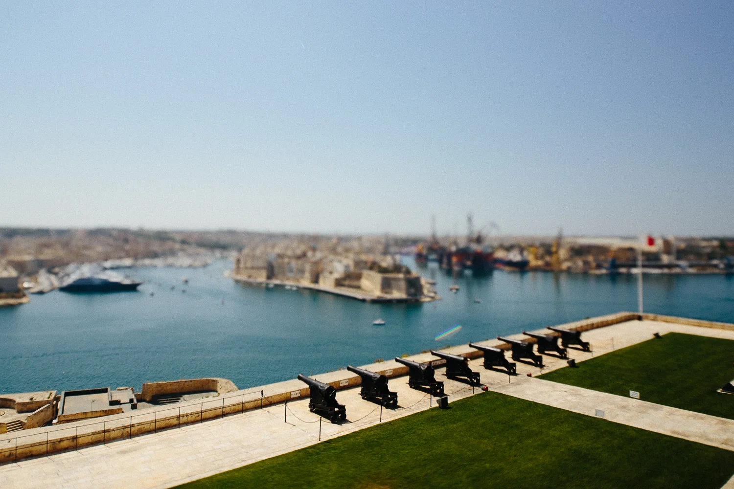 valletta-cannons.jpg