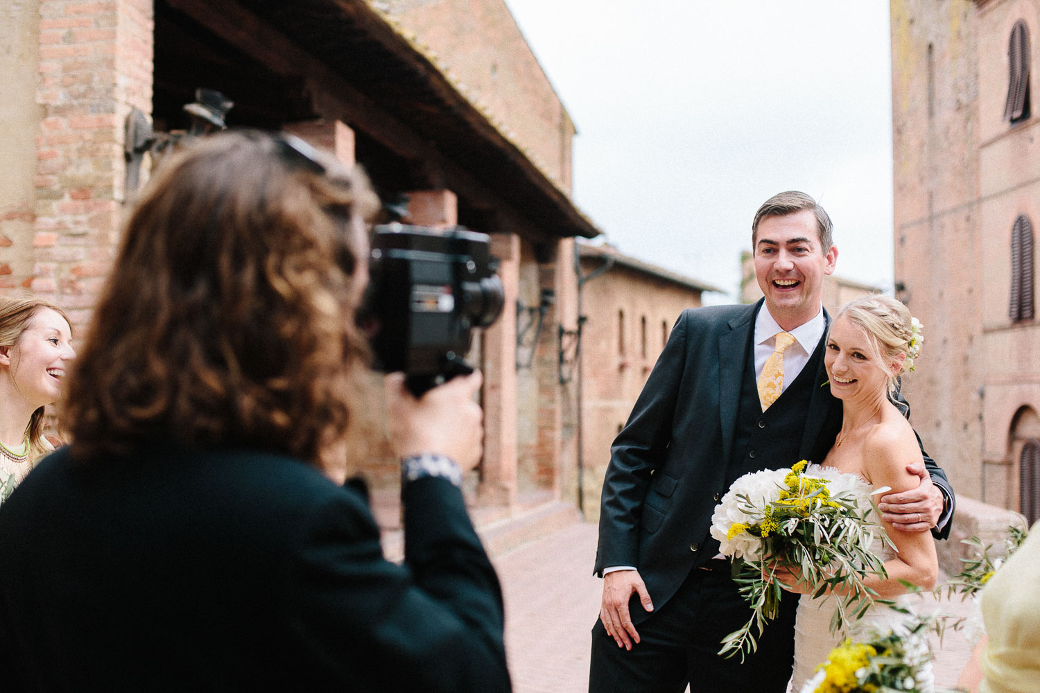 87-bride-groom-smiling-certaldo.jpg