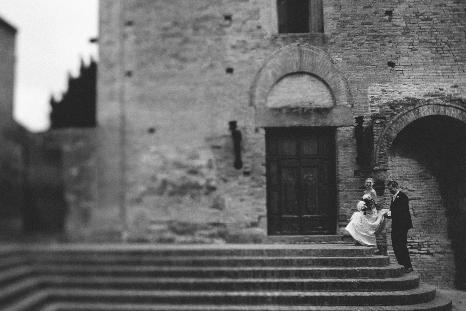 93-bride-groom-certaldo-tuscany.jpg