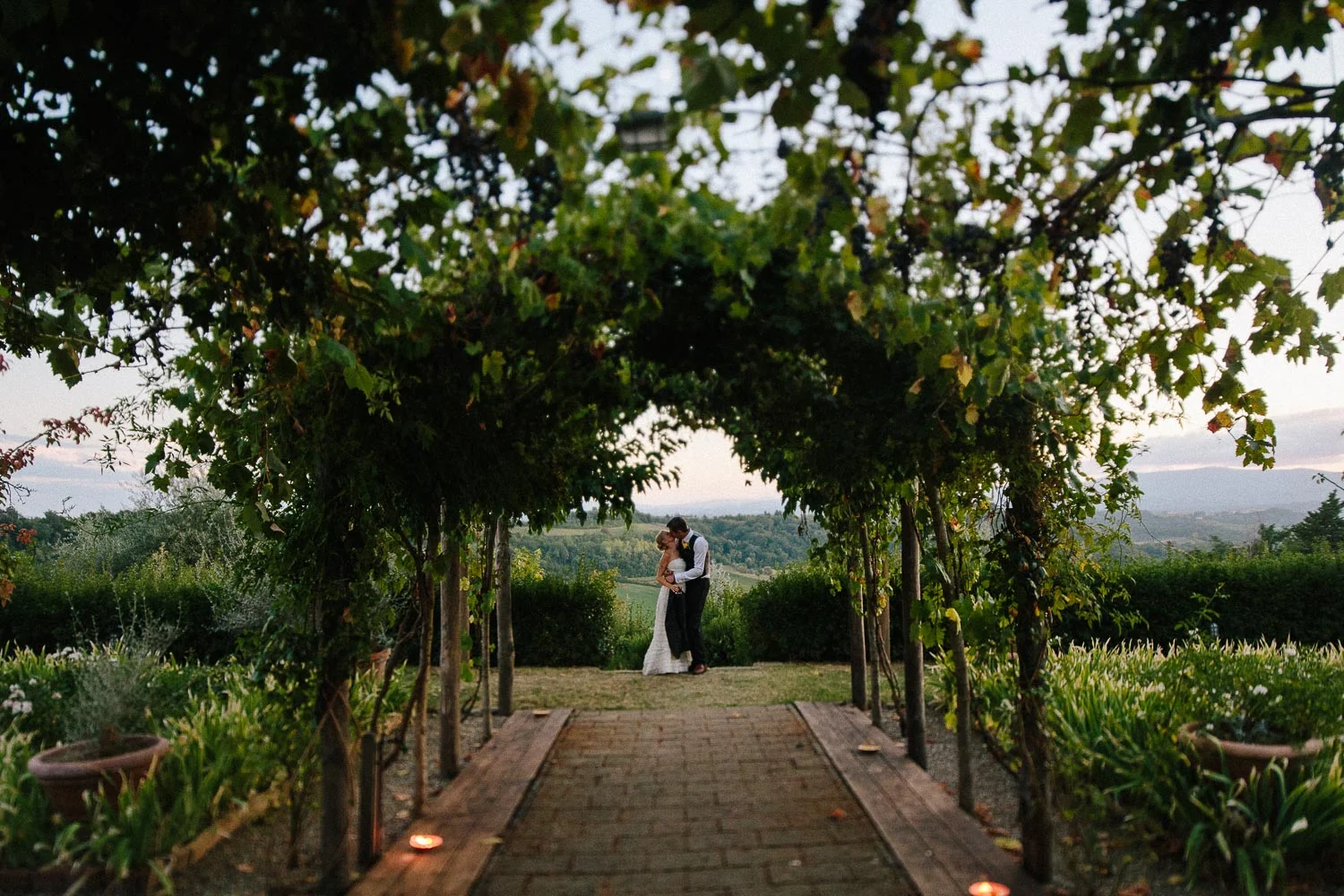 139-bride-groom-borgo-petrognano.jpg