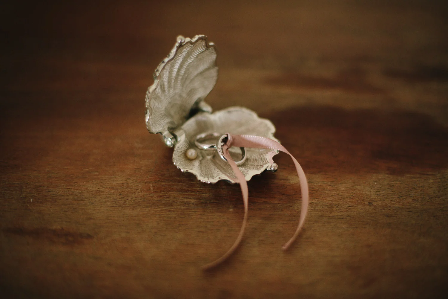 14-wedding-rings.jpg