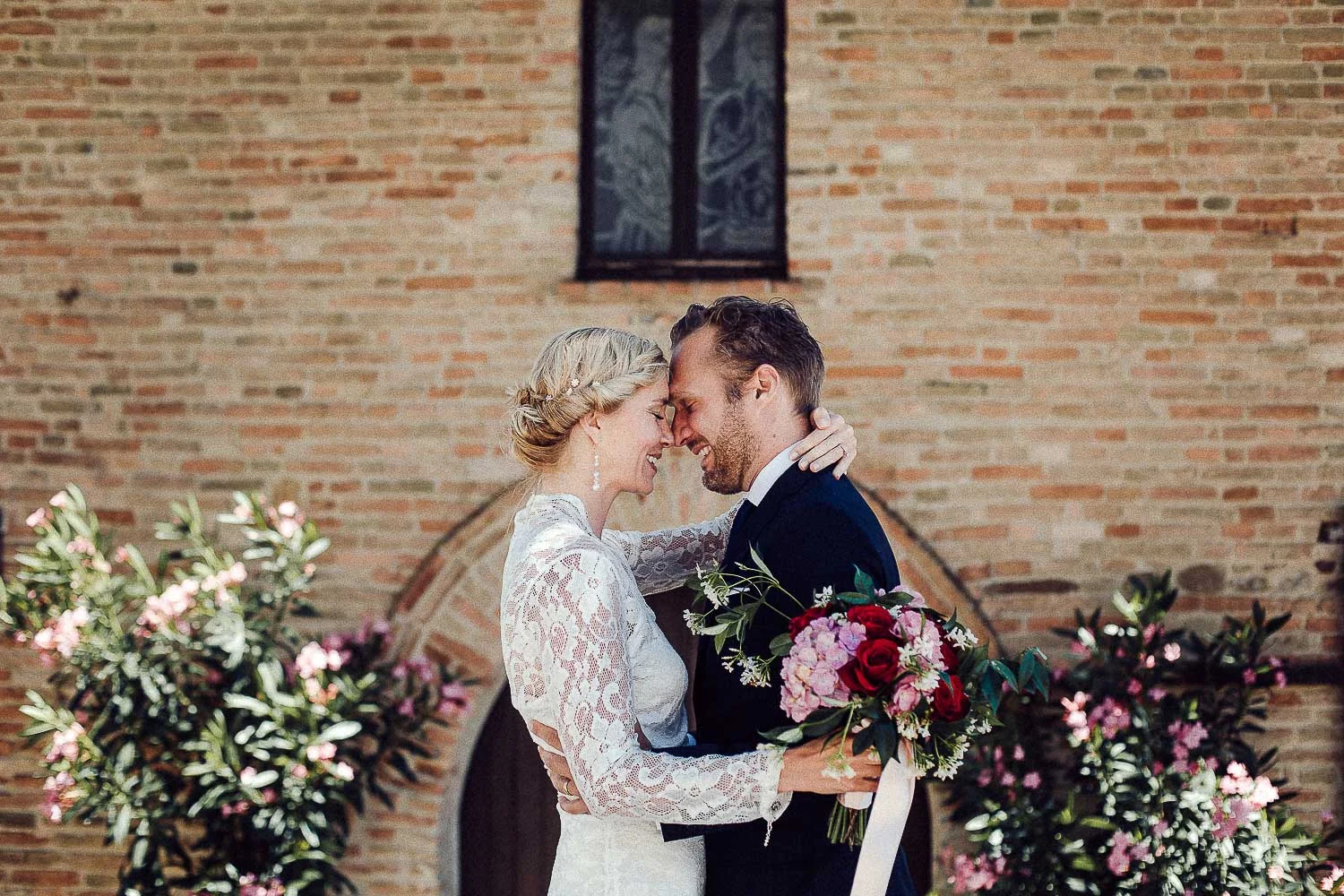 LAURAKARVELIS-LATOPHOTOGRAPHY-WEDDING-CONTEST-2015 (10).jpg