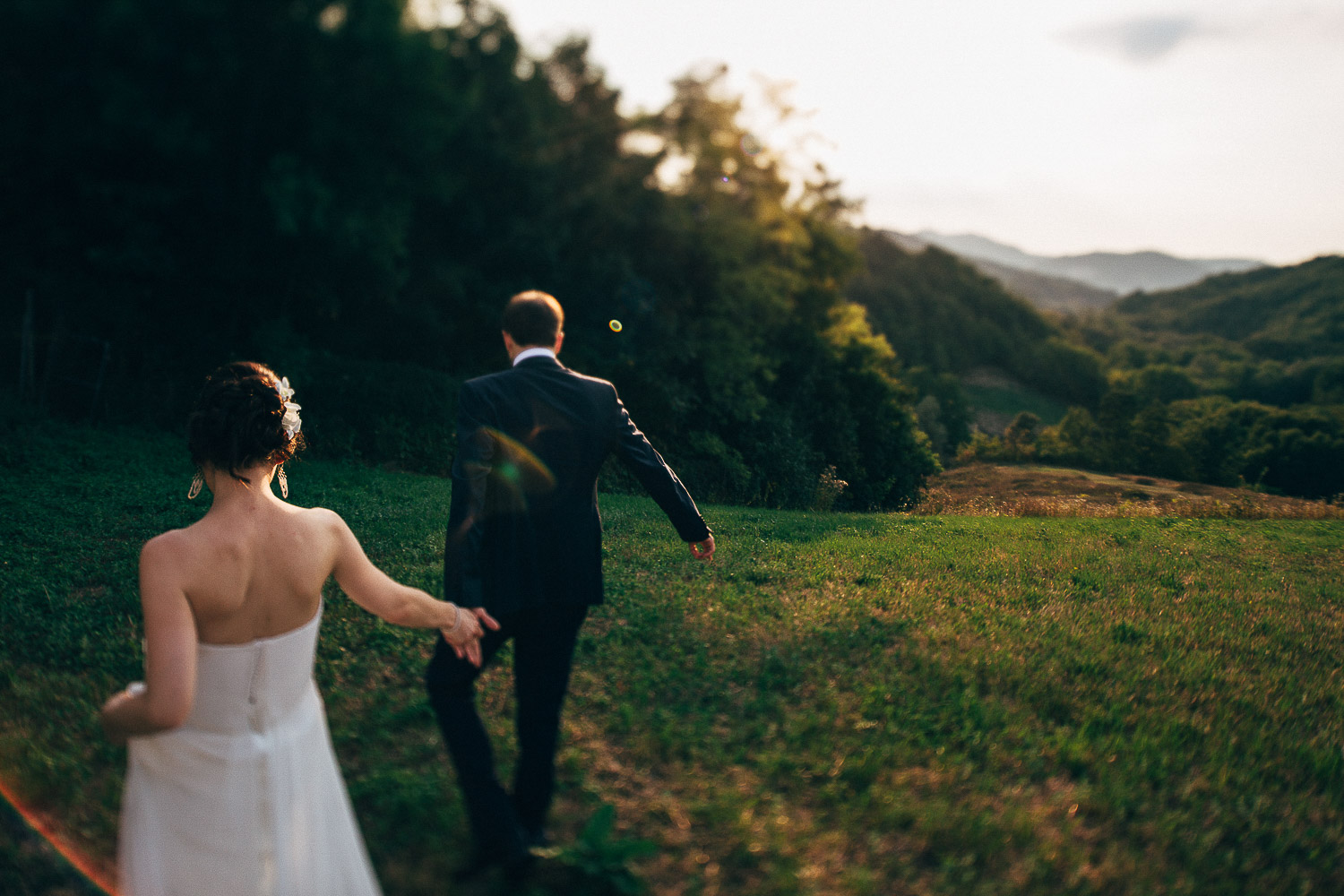 bride-groom-hands.jpg